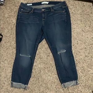Distressed skinny jeans